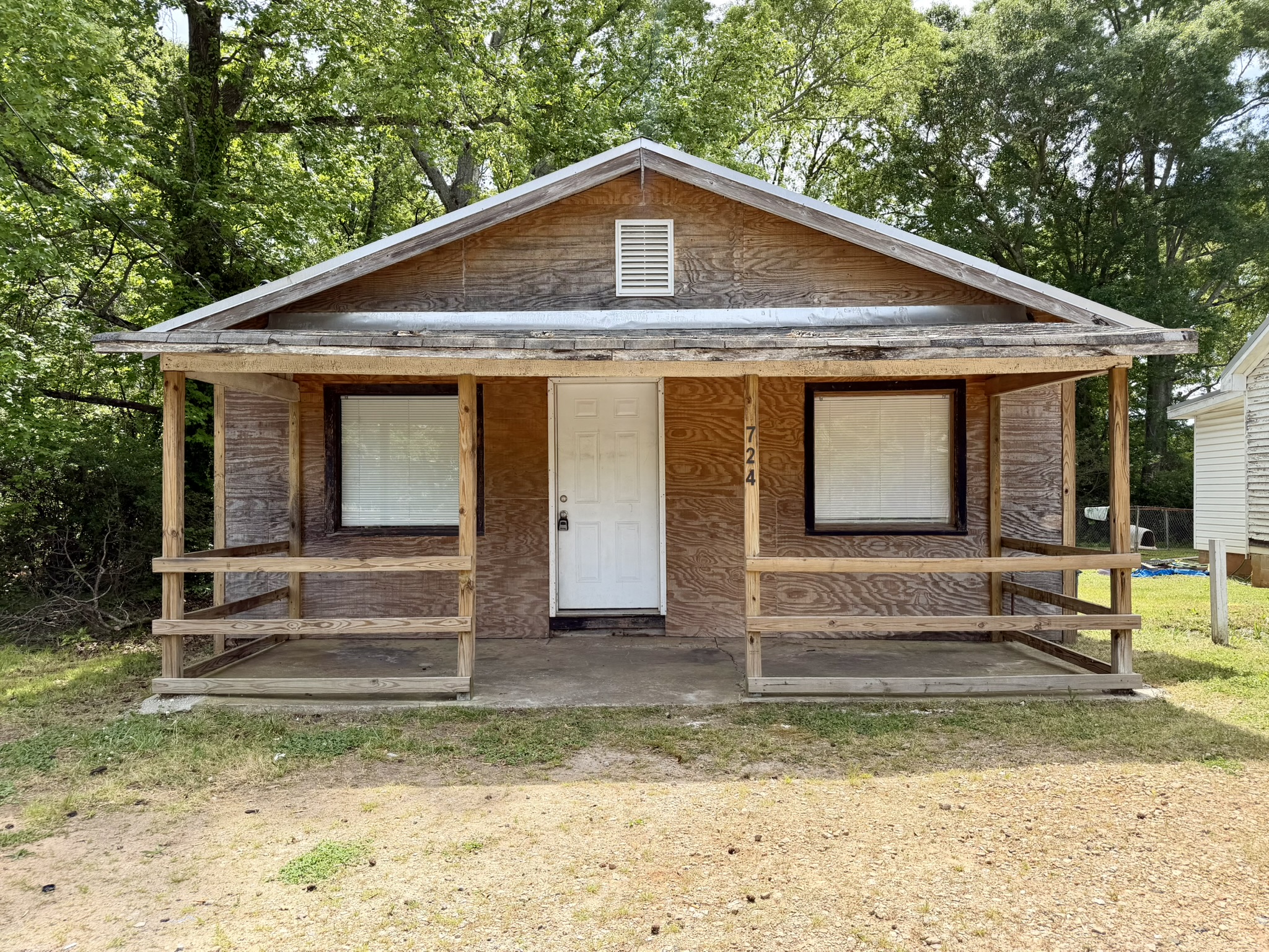 724 Searcy Ave