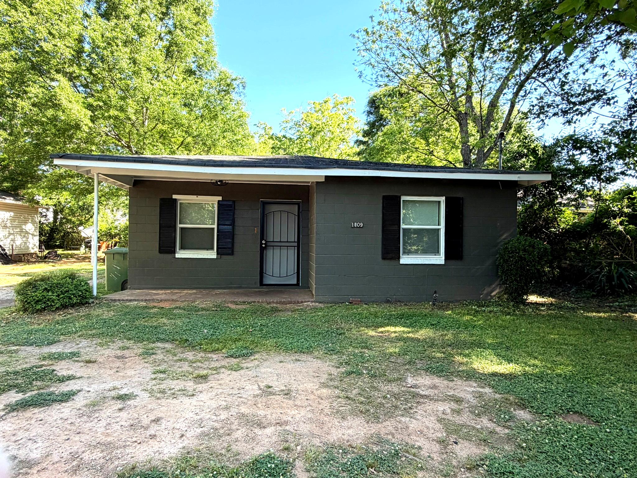 1109 West Wall Street
