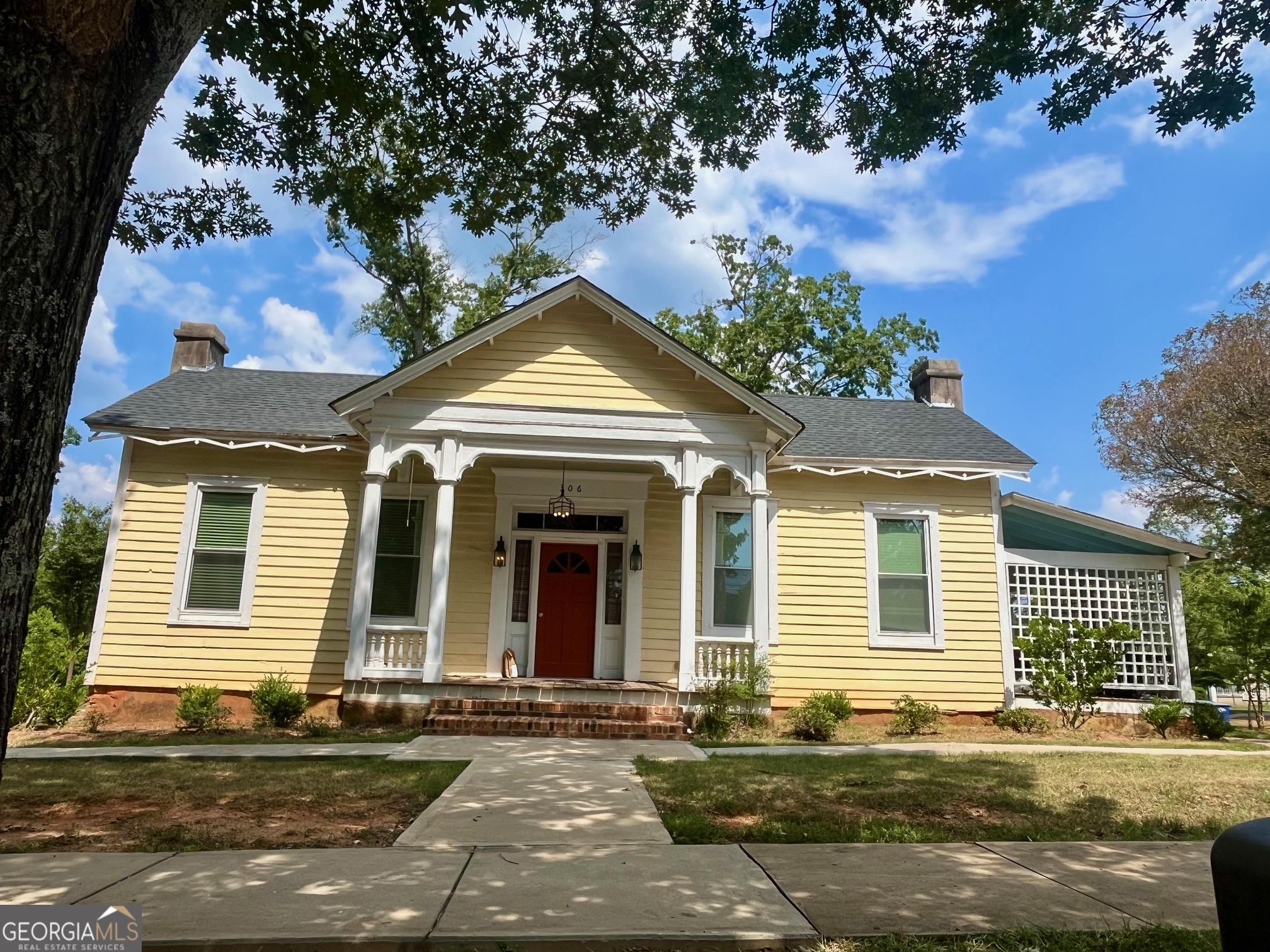 306 N 6th St